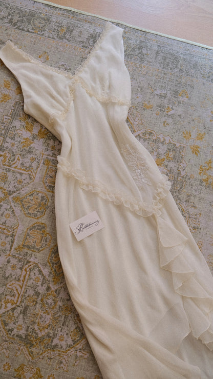 Deadstock ruffled bridal dress (L)