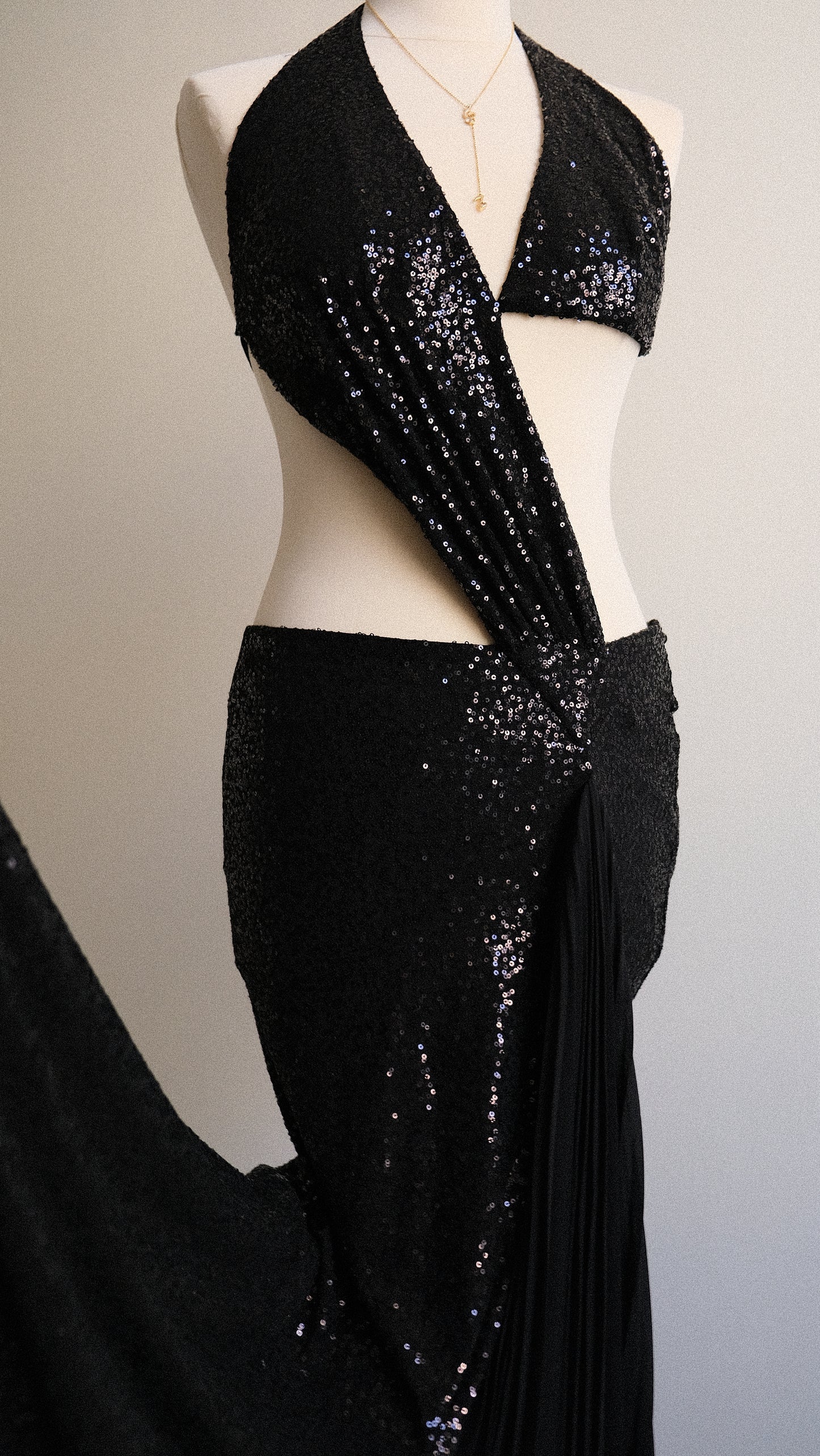 Blackout Beauty dress (S/M-L)