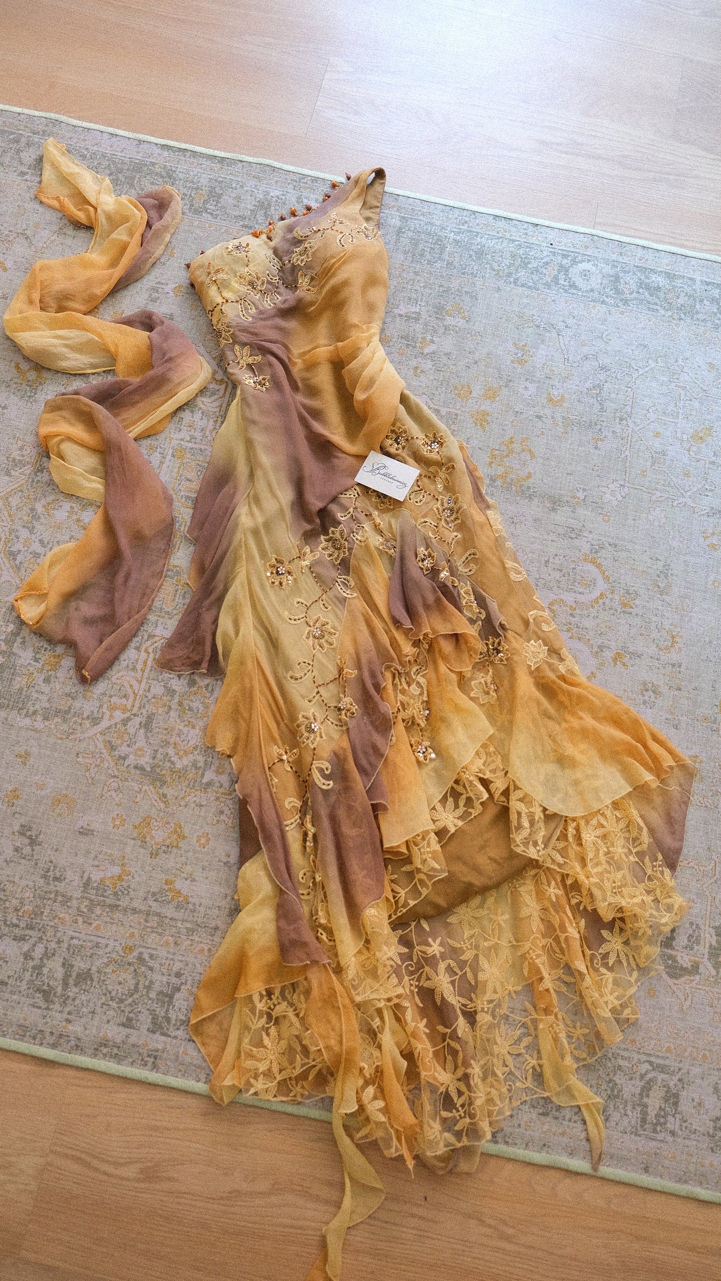 Vintage Daisy one shoulder ruffle dress (S/M-M)