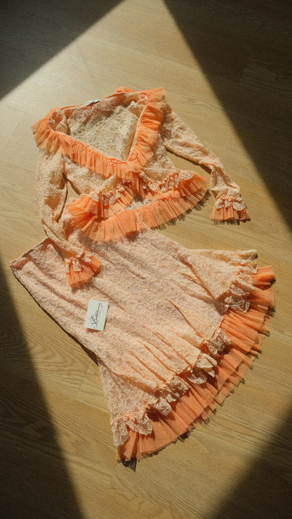 Vintage Spanish apricot 2 piece (M)