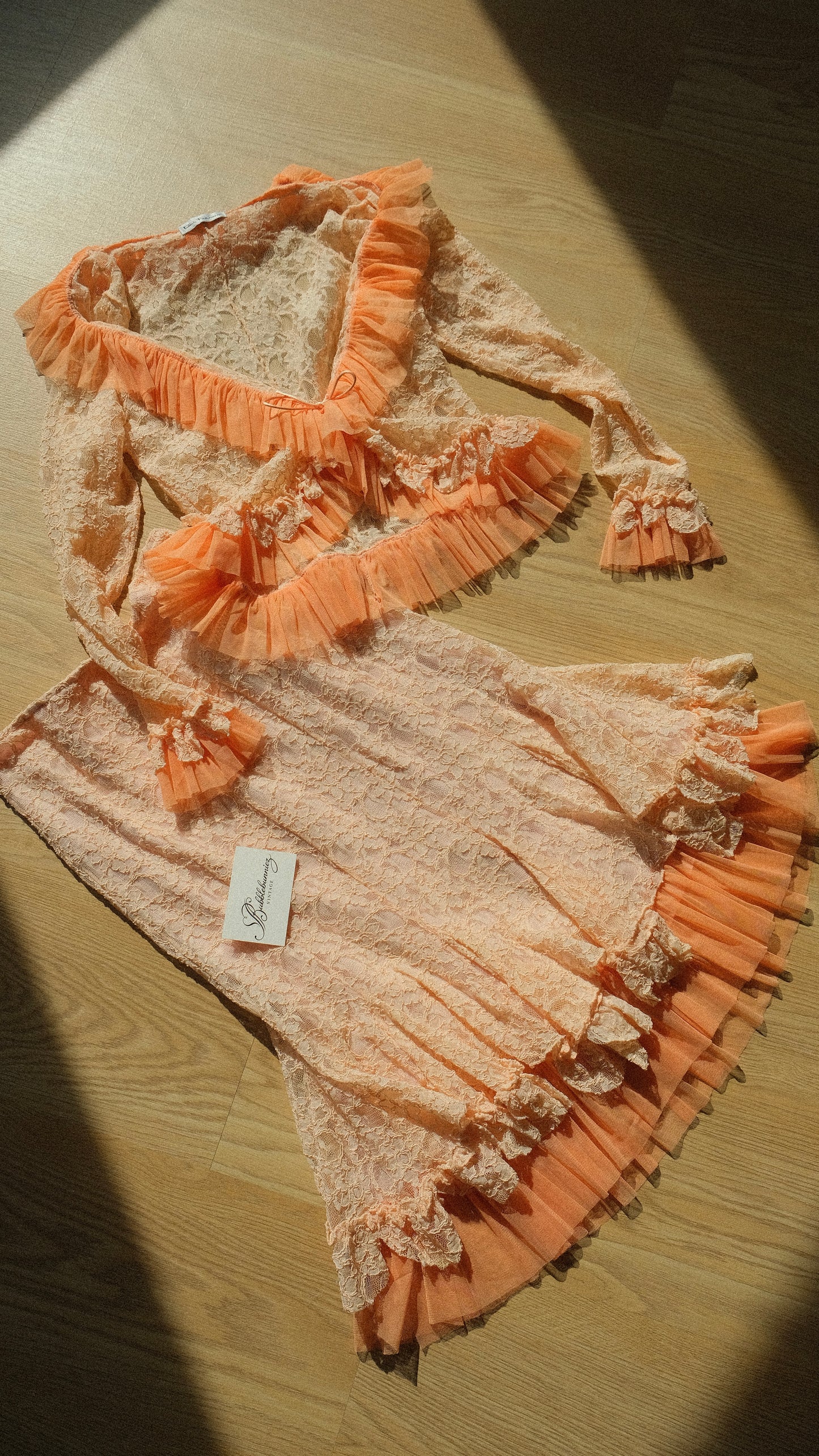 Vintage Spanish apricot 2 piece (M)