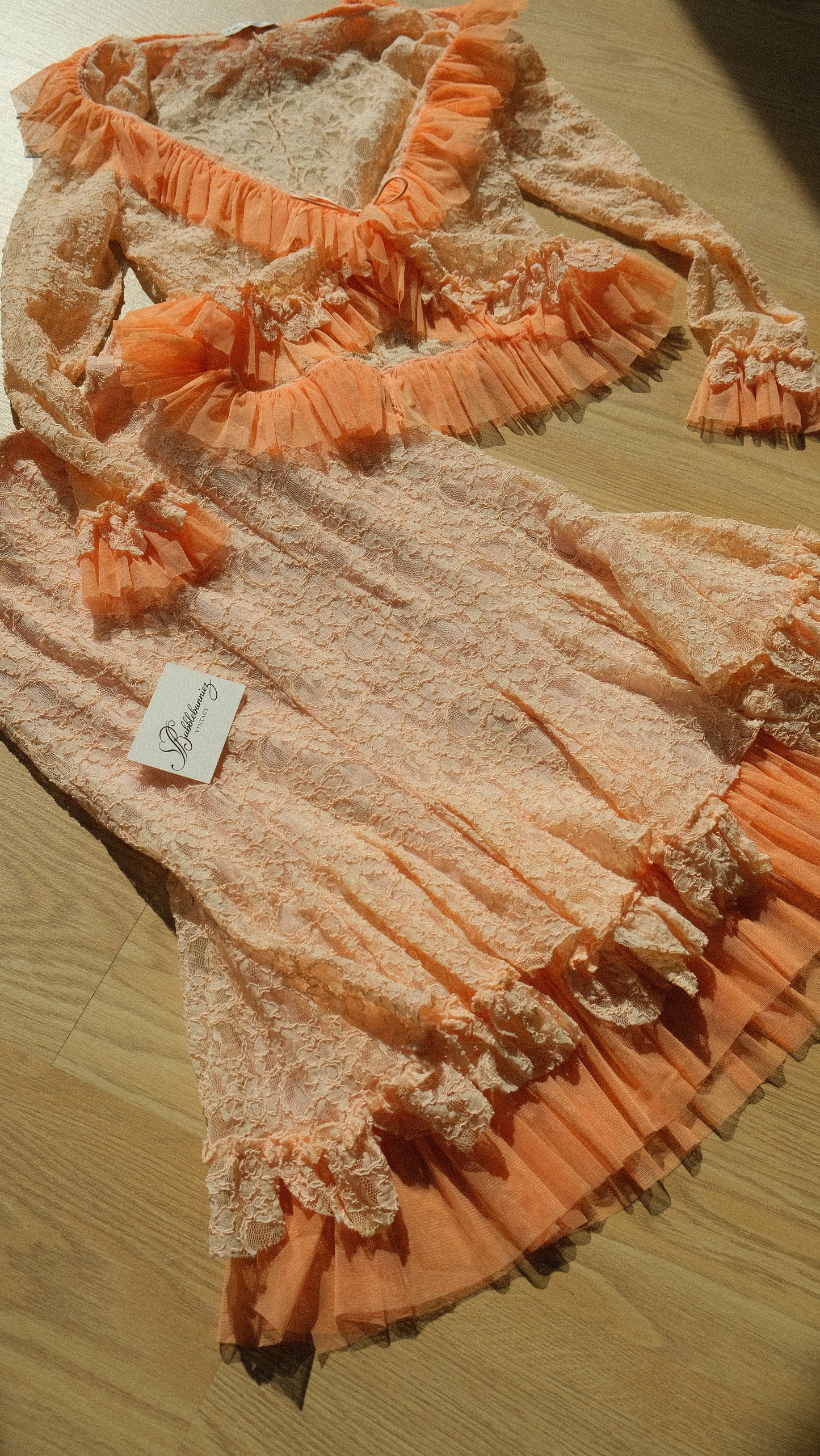 Vintage Spanish apricot 2 piece (M)