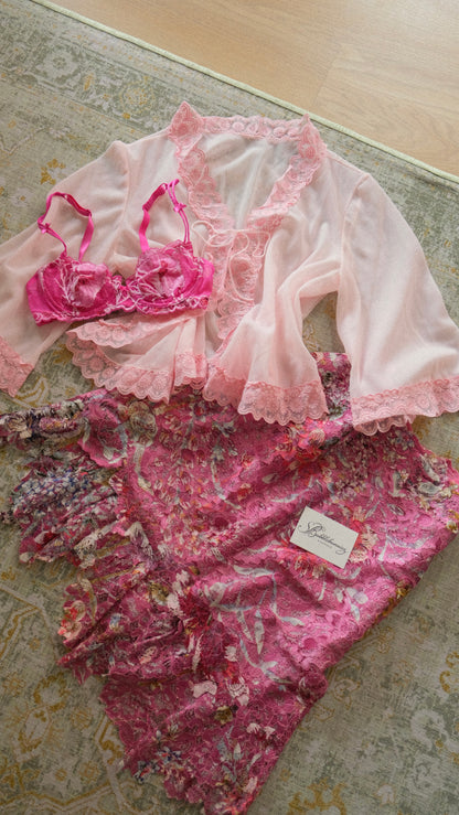 Vintage pink floral bra (32A/70A)