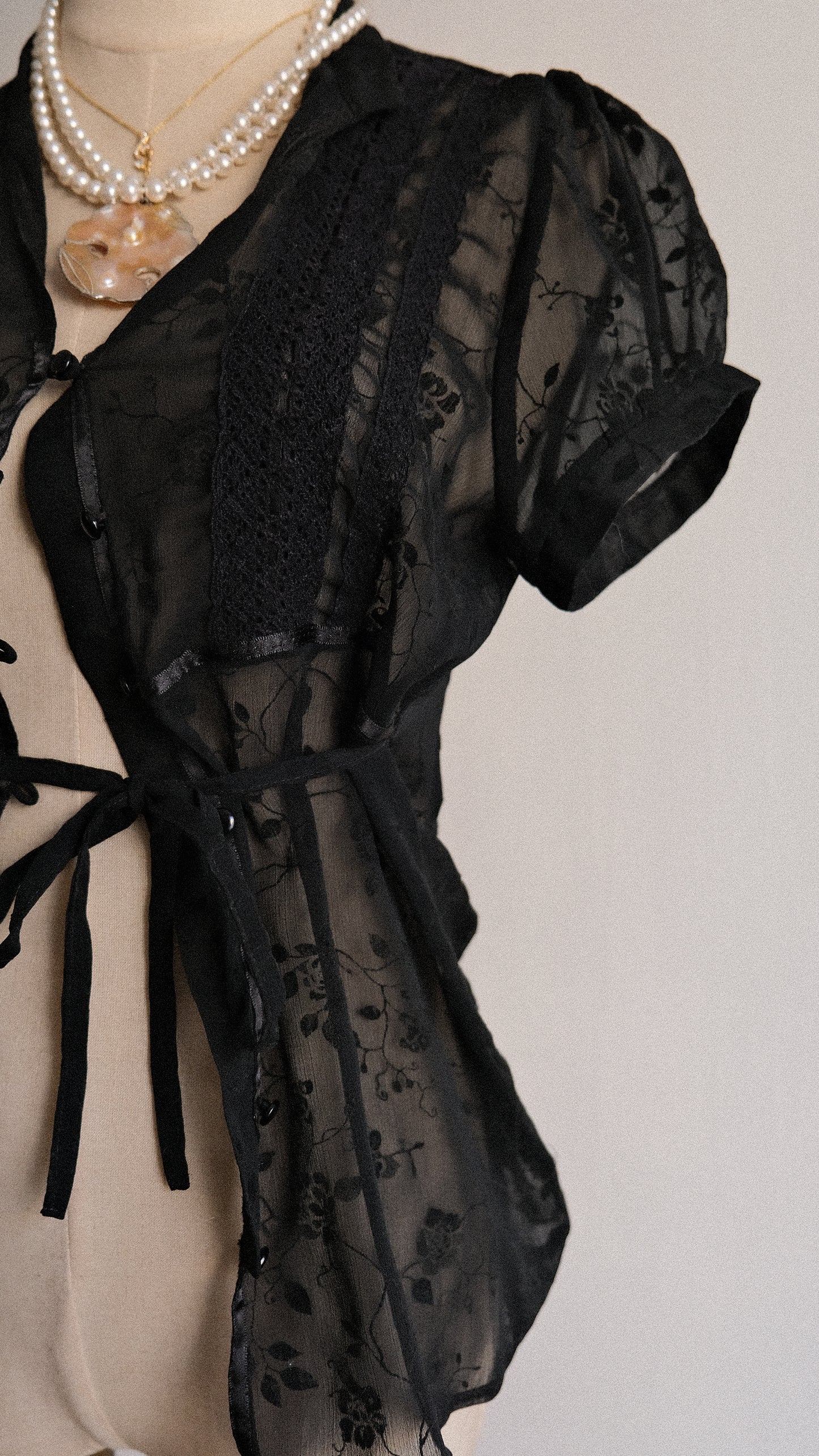 Vintage short sleeve blouse (M)