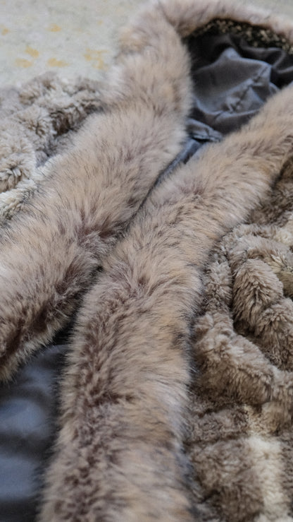 Vintage Made in Italy faux fur coat (M, L)