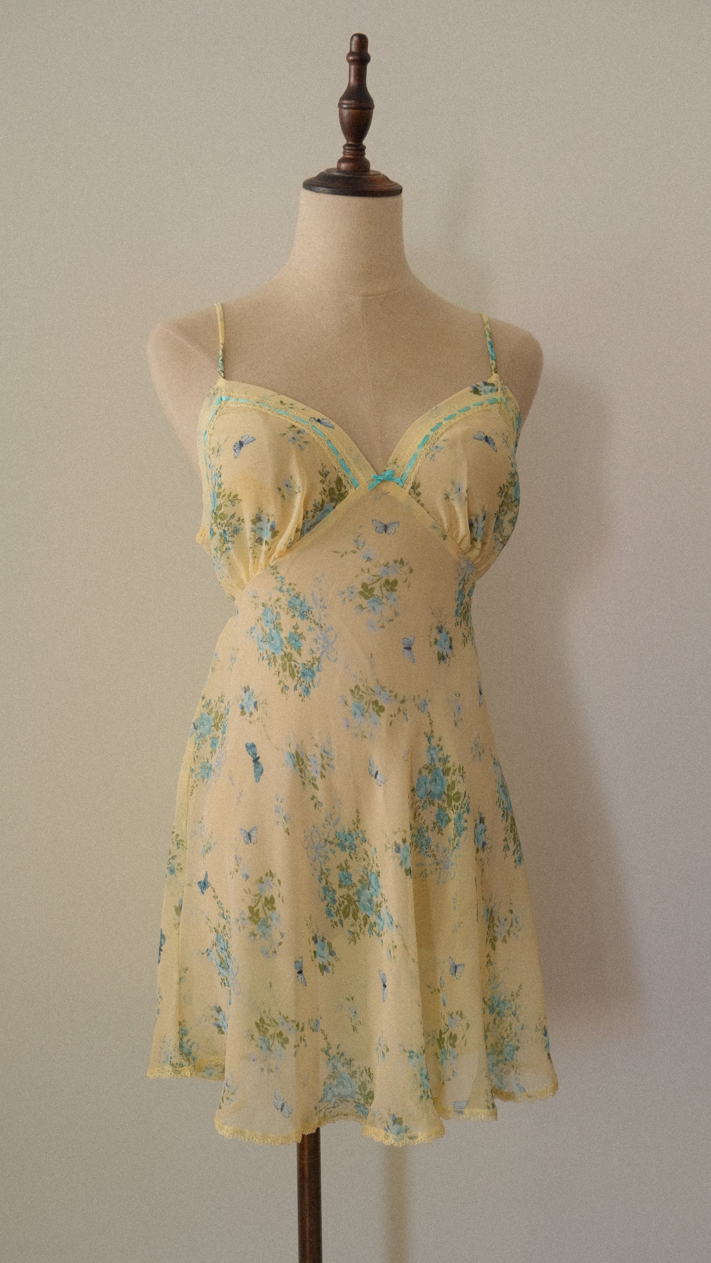 Vintage soft yellow butterfly babydoll (M)