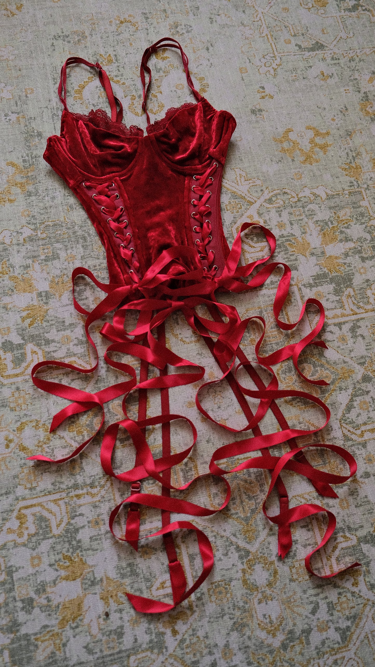 Vintage Red velours corset (XS-M)