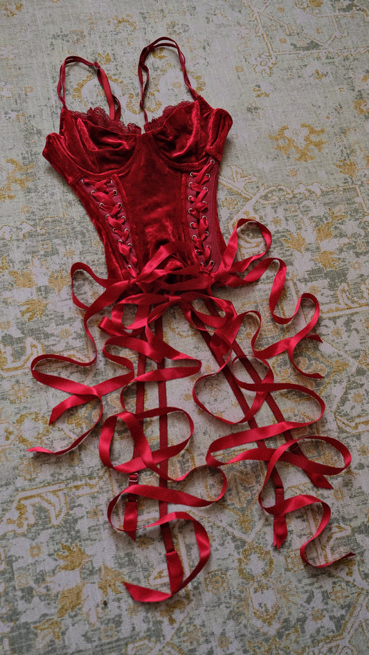 Vintage Red velours corset (XS-M)