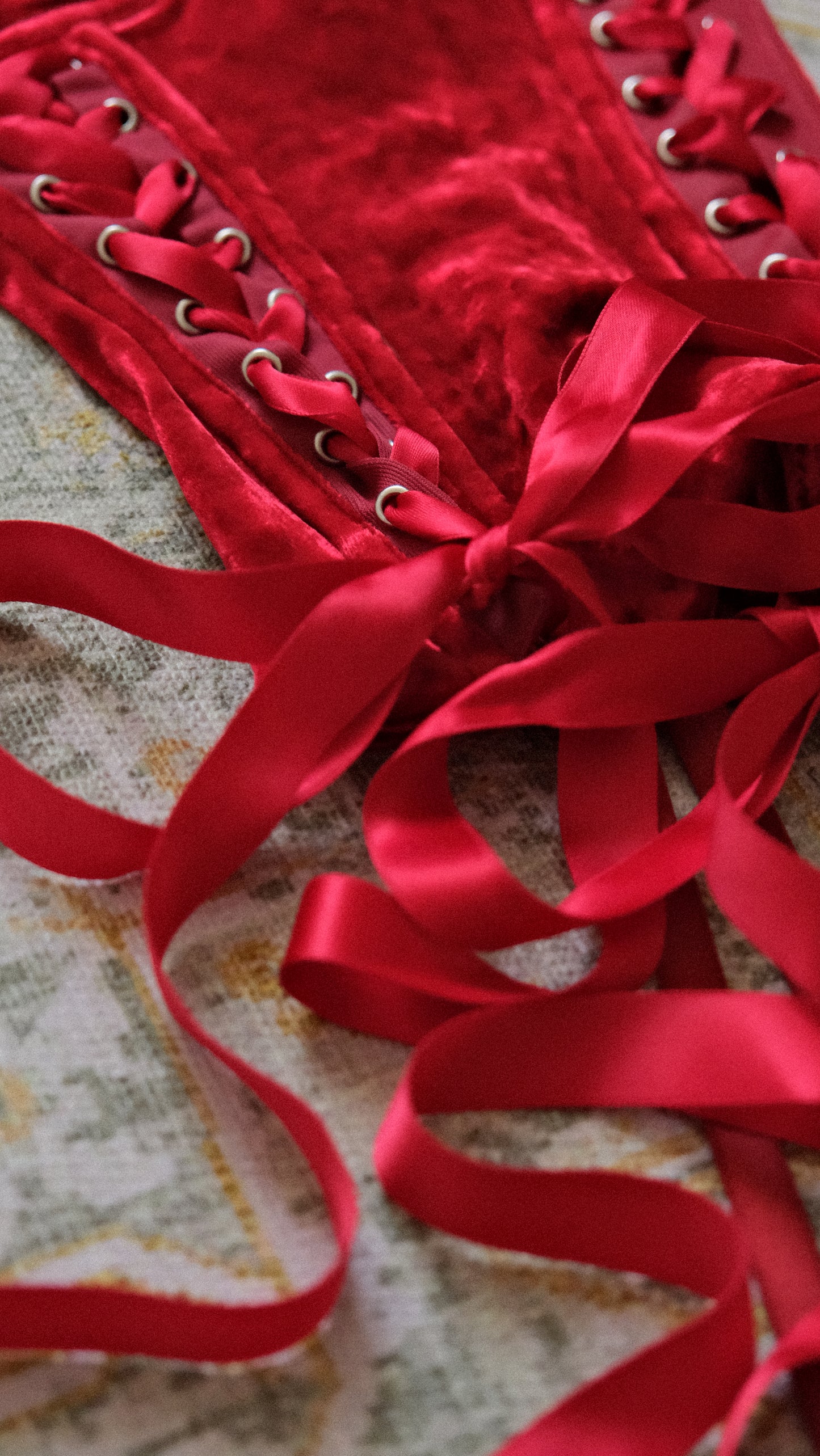 Vintage Red velours corset (XS-M)