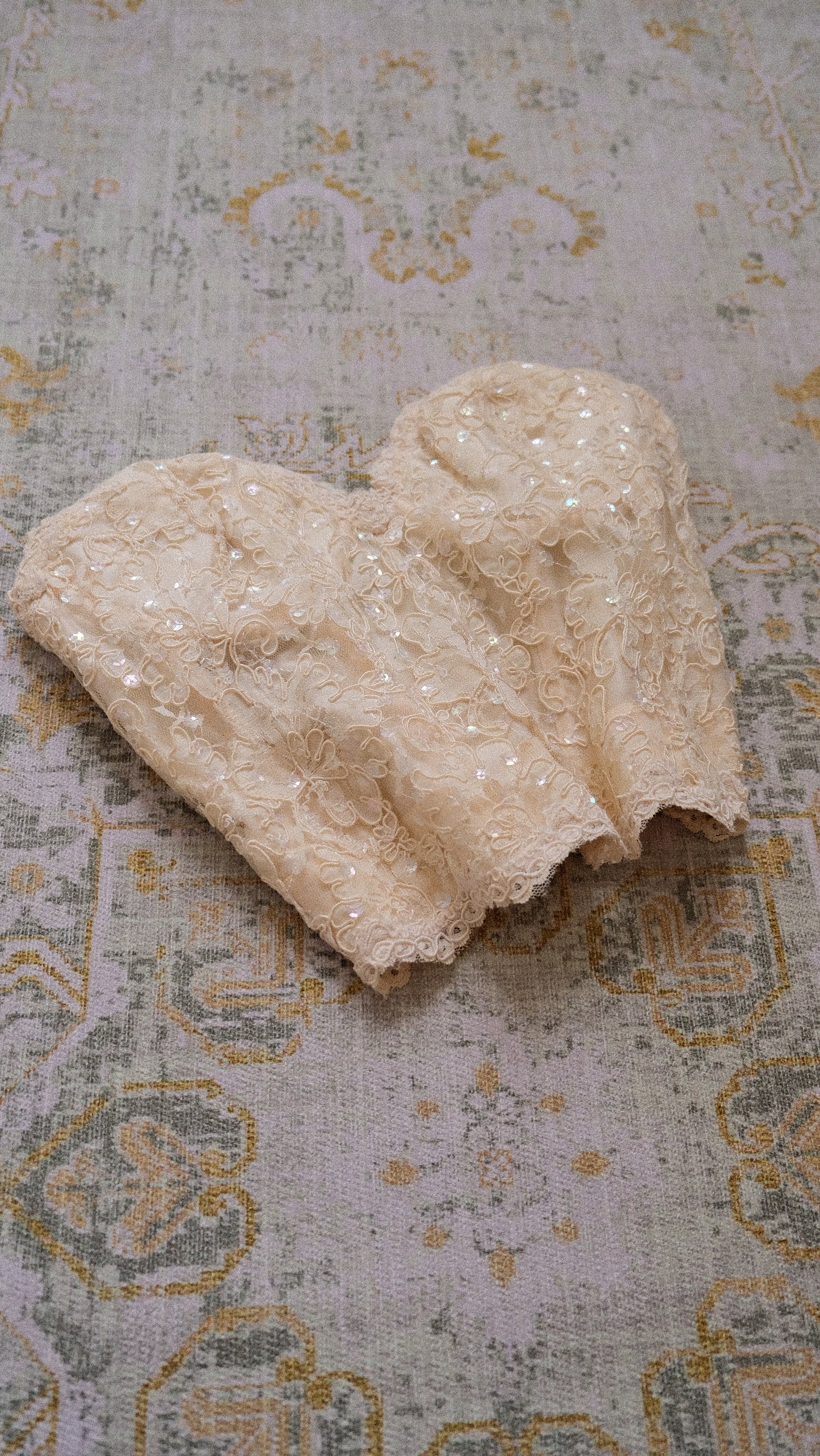 Vintage French ivory corset (XS, B cup)