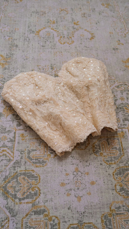 Vintage French ivory corset (XS, B cup)