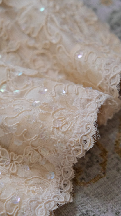 Vintage French ivory corset (XS, B cup)