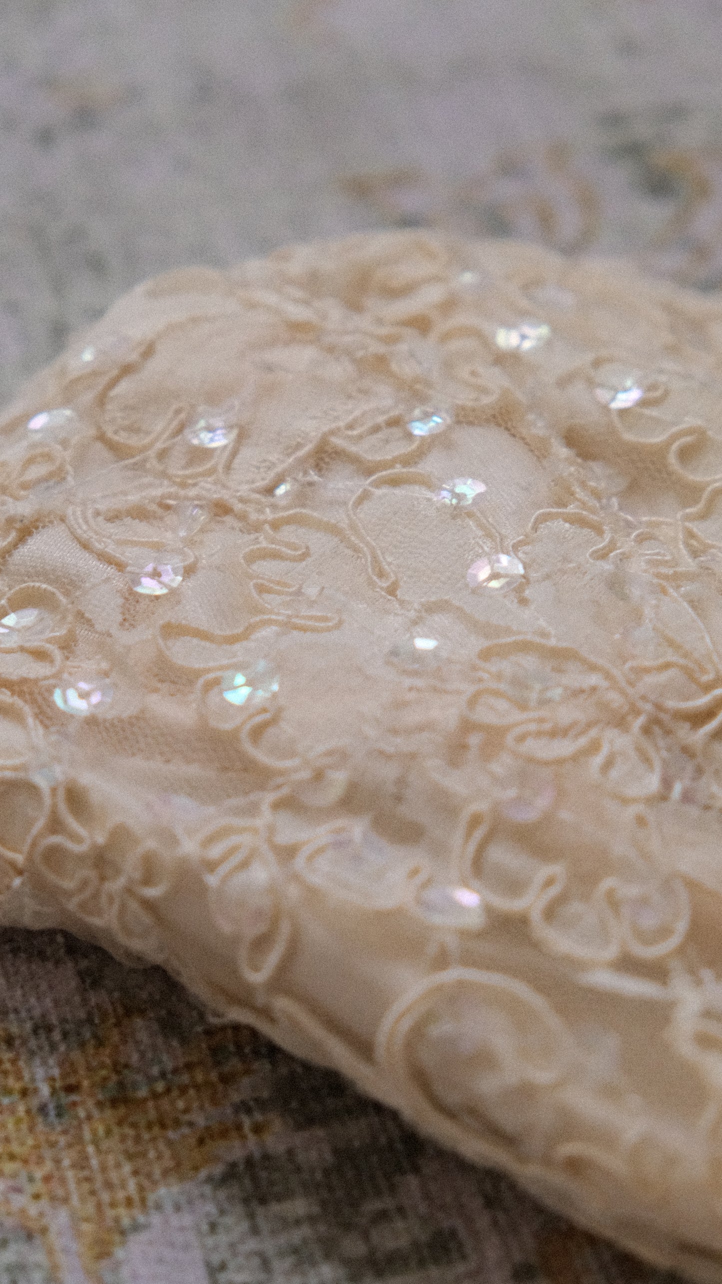 Vintage French ivory corset (XS, B cup)