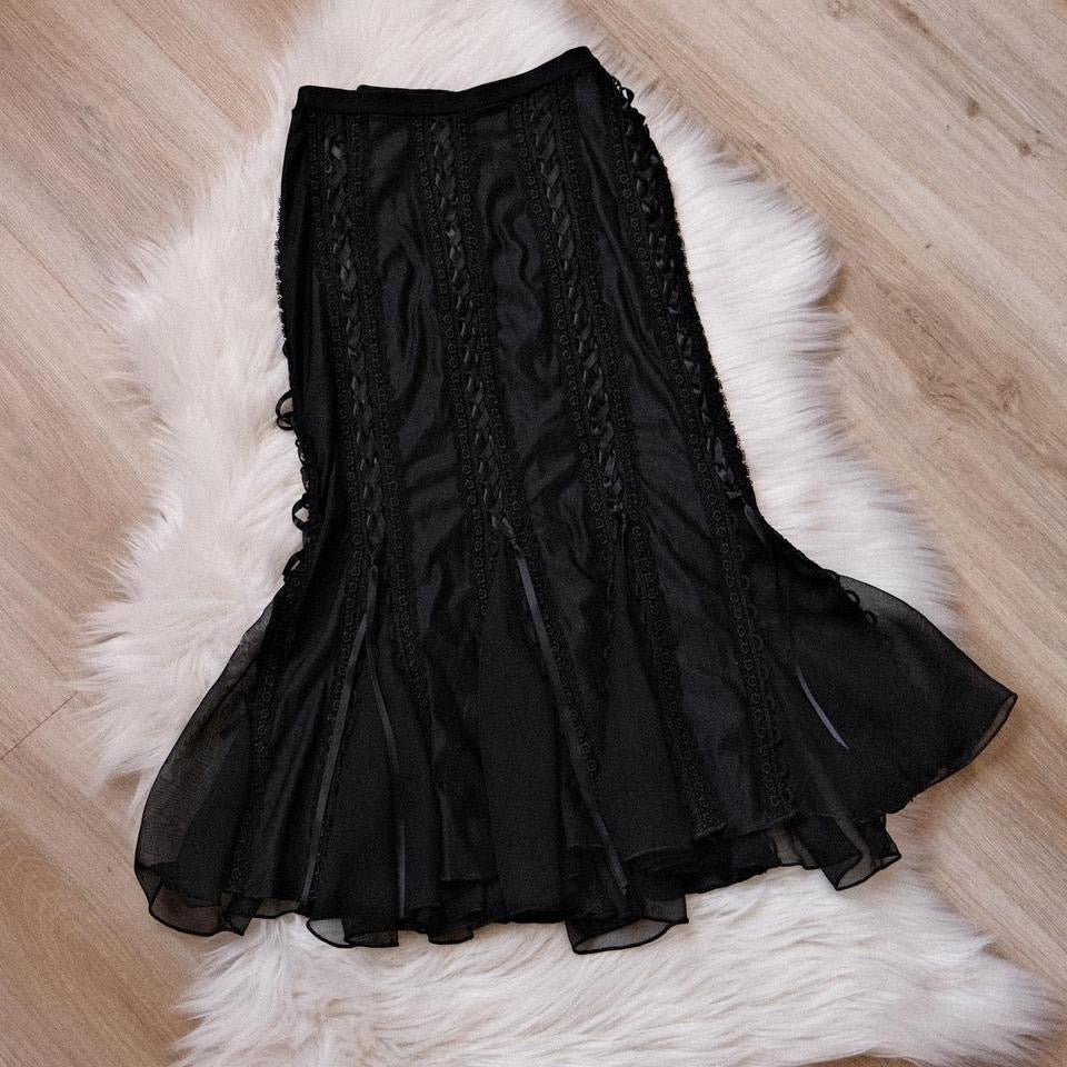 English designer midi skirt with lacing (S/M)