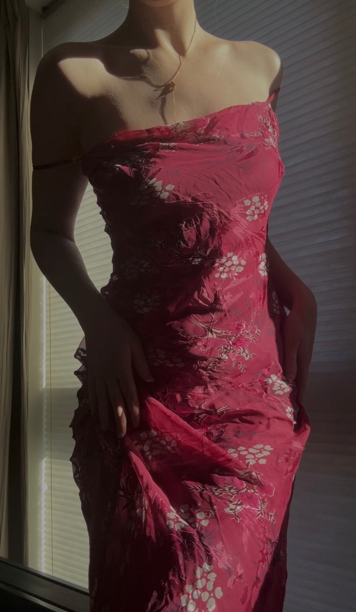 Vintage raspberry pink floral dress (S-M)