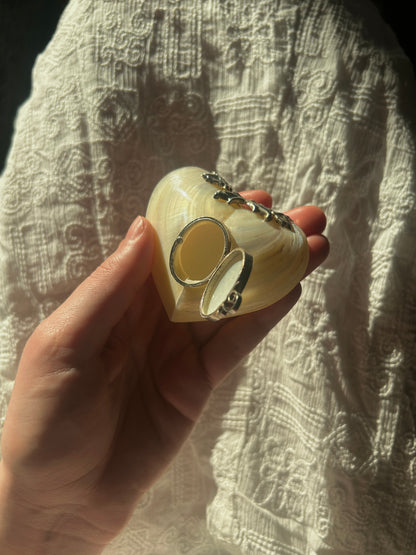 Vintage mother of pearl heart shape snuff box circa 1950-1960