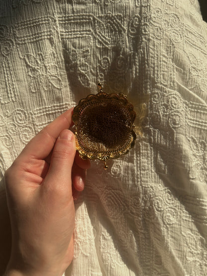Vintage gold tone chain coin purse