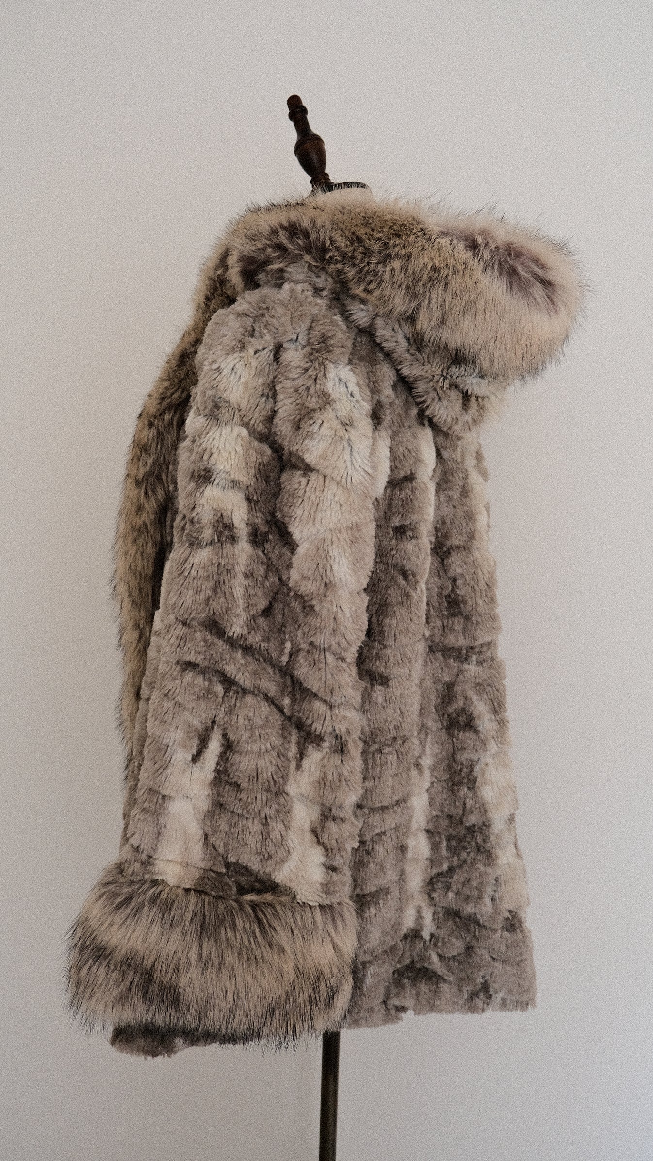 Vintage Made in Italy faux fur coat (M, L)