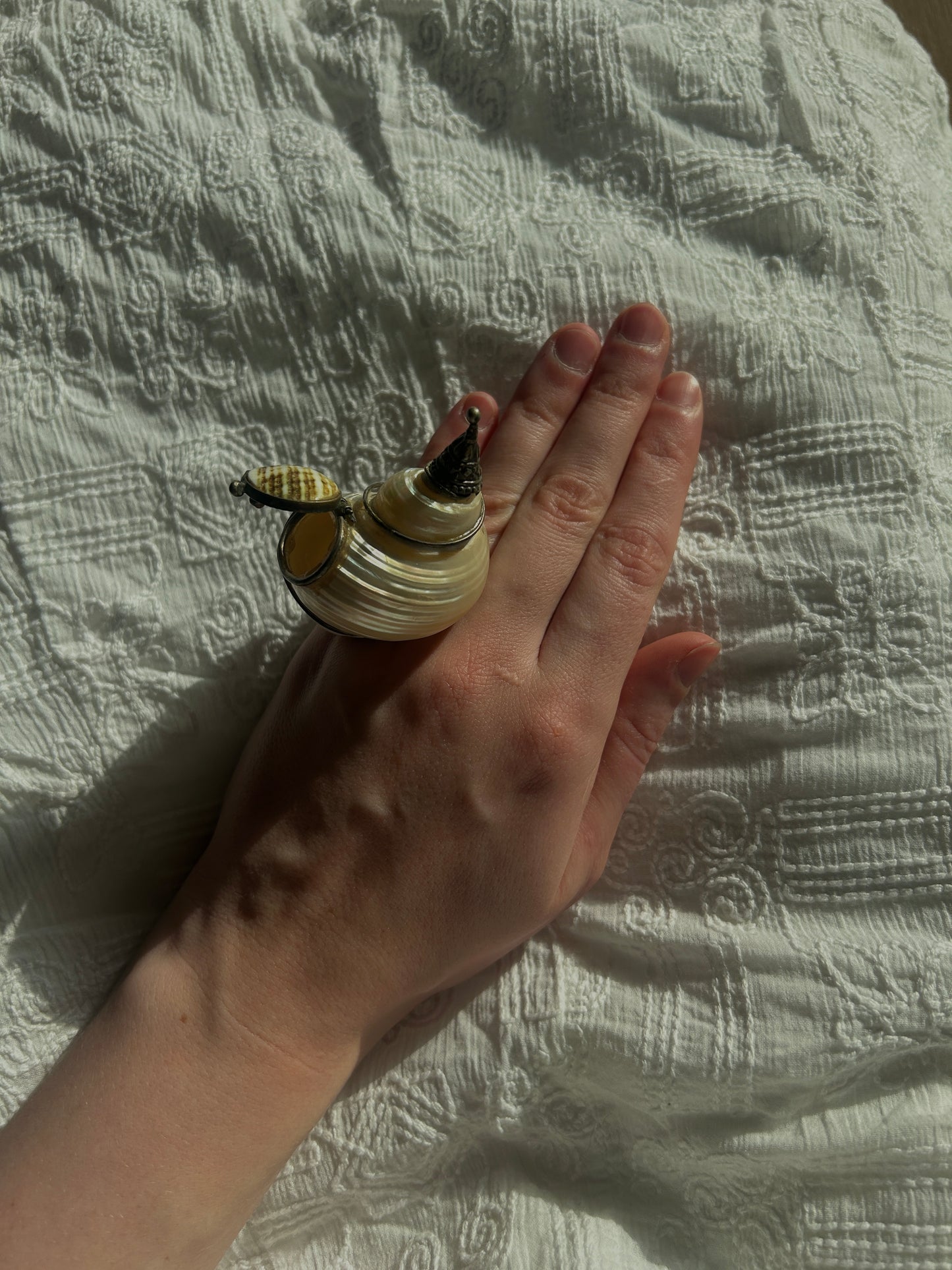 Vintage shell snuff box ring circa 1930