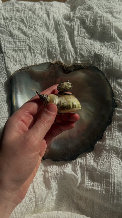 Vintage shell snuff box ring circa 1930