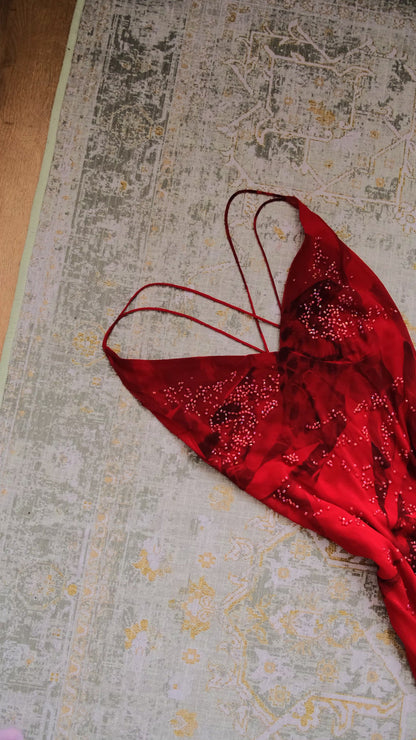 Scarlet Ruffle dress (M, M/L)